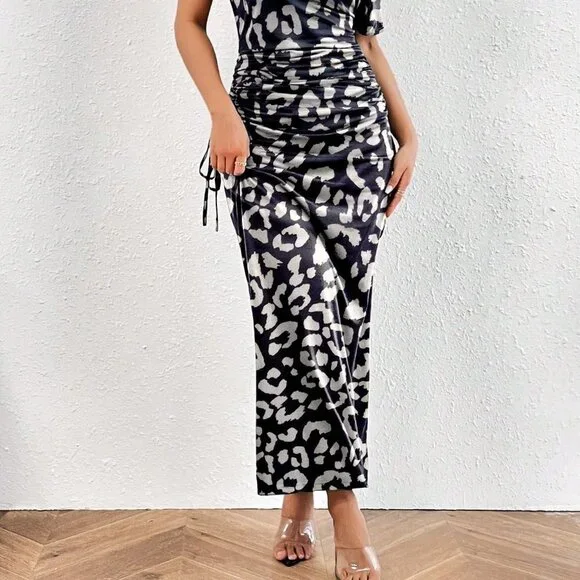 Black Preppy Women's Irregular Shoulder Leopard Print Dress - Picture 3 of 5